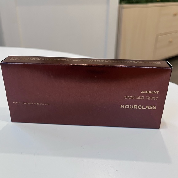 Hourglass Ambient Lighting Palette - Picture 5 of 5